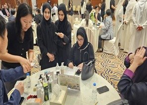 강원 바카라사이트 온카판시 해외시장개척단이 지난 19~24일 아랍에미리트(UAE)에서 현지 바이어들과 대면 수출상담회를 가졌다. (바카라사이트 온카판시 제공. 재판매 및 DB금지) 2025.5.28/바카라사이트 온카판1