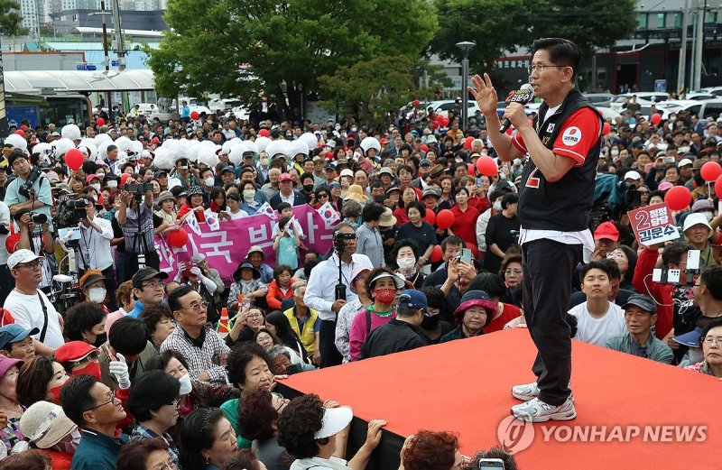 고향 영천에서 유세하는 김문수 후보 (출처=연합뉴스)