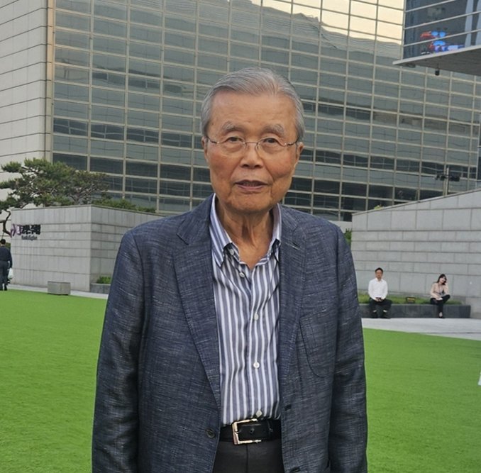 김종인 전 국민의힘 비상대책위원장이 28일 서울 강남 코엑스 앞에서 열린 에볼루션 바카라 개혁신당 대통령 후보 유세 현장을 찾았다. ⓒ 에볼루션 바카라1 박소은 기자