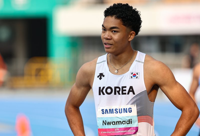 해외 바카라사이트 조엘진(예천군청)이 28일 경북 구미시민운동장에서 열린 '2025 구미아시아육상경기선수권대회' 남자 100m 준결승에 경기를 마치고 기록 확인 후 아쉬워하고 있다. 2025.5.28/뉴스1 ⓒ News1 김도우 기자