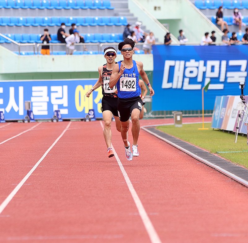[서울=뉴시스] 2025 아시아육상경기선수권대회 남자 1500m 결선에서 2위에 오른 바카라사이트 카지노버프. 사진은 지난 2021년 제49회 KBS배전국육상경기대회 당시. (사진=대한육상연맹 홈페이지 캡처) *재판매 및 DB 금지