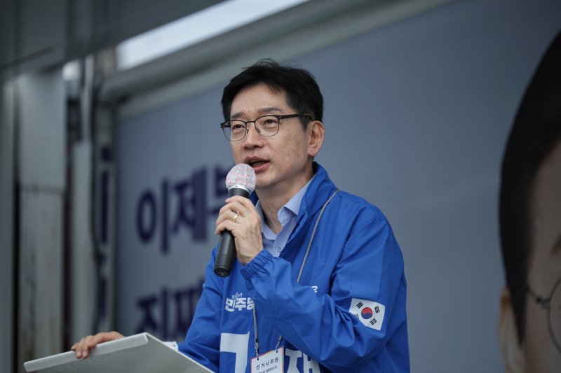 [창원=뉴시스]바카라 민주당 총괄선대위원장.(사진=민주당 경남도당 제공) 2025.05.26.photo@newsis.com *재판매 및 DB 금지