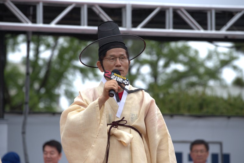 24일 오후 2시 김문수 국민의힘 21대 대통령 선거 후보가 경북 안동 웅부공원을 방문해 지지자들과 만남을 가졌다. 2025.5.24/뉴스1 ⓒ News1 신성훈 기자