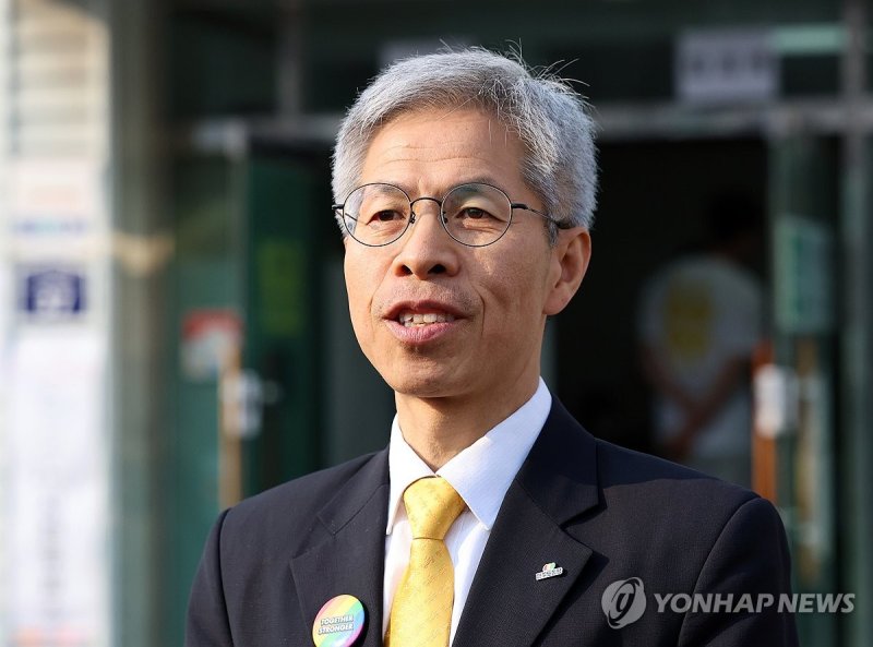 사전투표 마친 권영국 후보 (출처=연합뉴스)