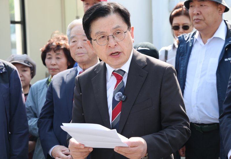 무소속 황교안, 사전투표·개표 절차 중단 가처분 신청