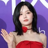 안성일, 피프티피프티 키나 사문서 위조 무혐의…어트랙트 ″끝까지 싸울 것″