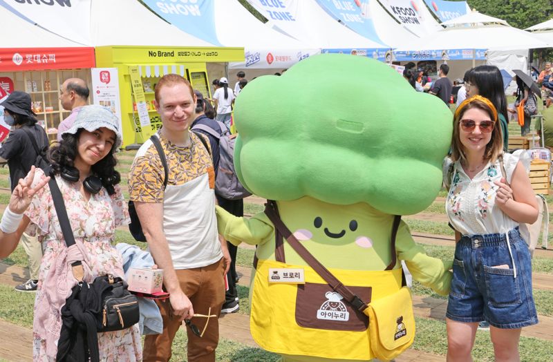 "한국 음식 맛있어요"- '2025 서울식품유통대전(K푸드쇼)'