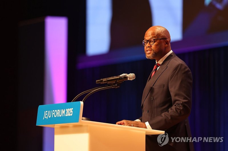 제주포럼 개회식서 연설하는 웸켈레 메네 (출처=연합뉴스)