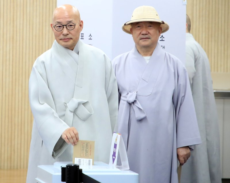 [사전투표] 조계종 총무원장 "질곡의 시간 마무리하는 대선 되길" (출처=연합뉴스)