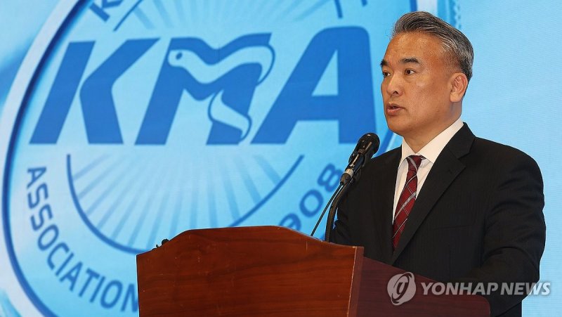 발언하는 김성근 대한의사협회 대변인 (출처=연합뉴스)