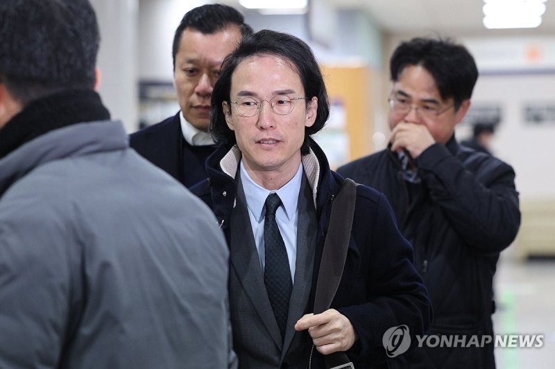 '200억대 횡령·배임 혐의' 조현범 회장 1심 징역 3년…법정구속 (출처=연합뉴스)