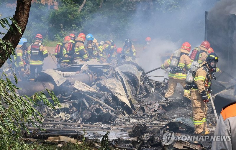 '기체혹사 논란' 해군 해상초계기 훈련중 추락…탑승자 4명 사망(종합3보)