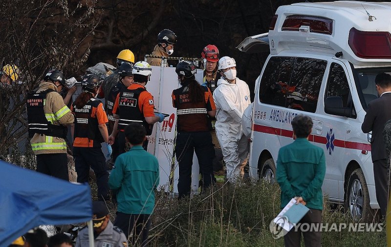 '기체혹사 논란' 해군 해상초계기 훈련중 추락…탑승자 4명 사망(종합3보)