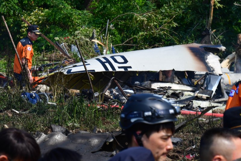 29일 오후 1시 35분쯤 경북 포항 남구 동해면 야산에 해군 해상 초계기 (P-3C)가 추락해 전소됐다. 사고 현장에서 소받당국과 해군 항공사령부 소방대가 진화 작업 및 인명 수색을 하고 있다. 2025.5.29/뉴스1 ⓒ News1 최창호 기자