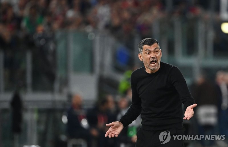 AC밀란과 결별한 세르지우 콘세이상 감독 (출처=연합뉴스)