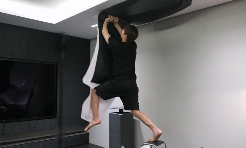 '블랙광인' 육성재, 에어컨마저 검은색으로? 더 흑화한 동굴하우스