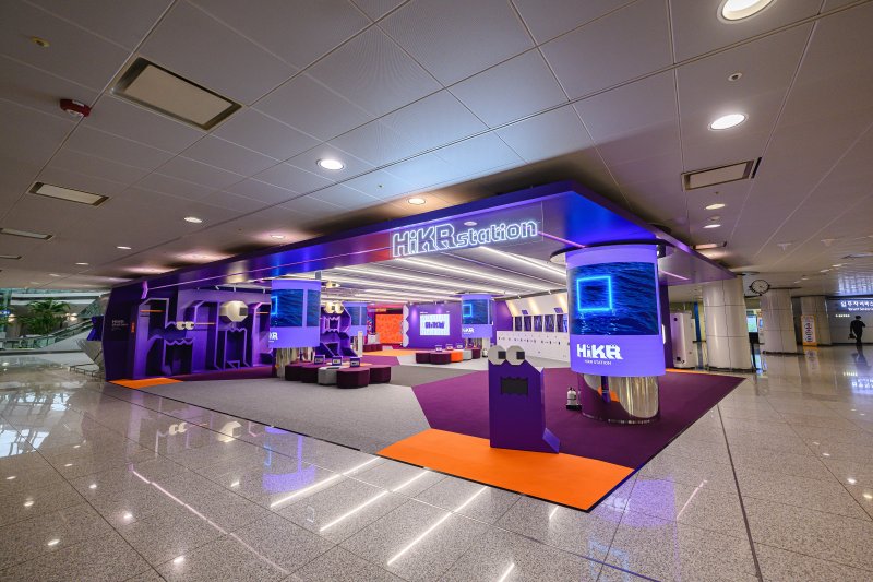 한국관광공사가 지난 29일 인천국제공항 제1터미널에 개관한 한류 실시간-바카라사이트 '하이커 스테이션'. 한국관광공사 제공