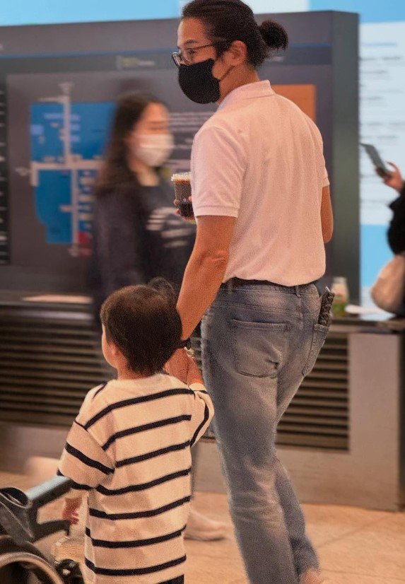 [서울=뉴시스] 배우 최필립이 둘째 아들의 건강검진 결과를 공유하며 가슴 졸였던 지난 2주간의 심정을 전했다. (사진=최필립 인스타그램 캡처) 2025.05.30 photo@newsis.com *재판매 및 DB 금지