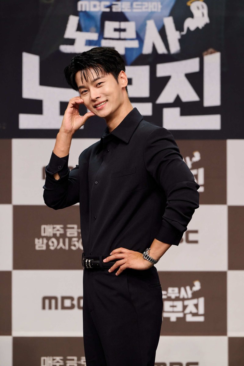 정경호, 강사·의사→노무사 됐다…하찮은 '꼬질액션' 입은 노무진