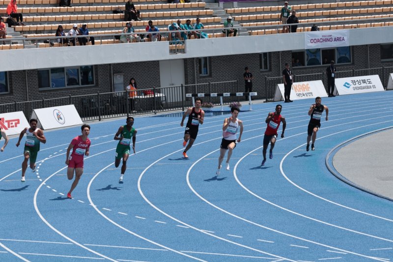 역주하는 고승환 (출처=연합뉴스)