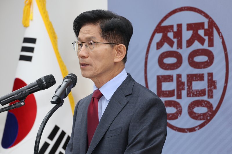 김문수 국민의힘 대통령 후보가 사전투표 마지막 날인 30일 오전 서울 여의도 당사에서 대국민 호소문을 발표하고 있다. 2025.5.30/뉴스1 ⓒ News1 안은나 기자