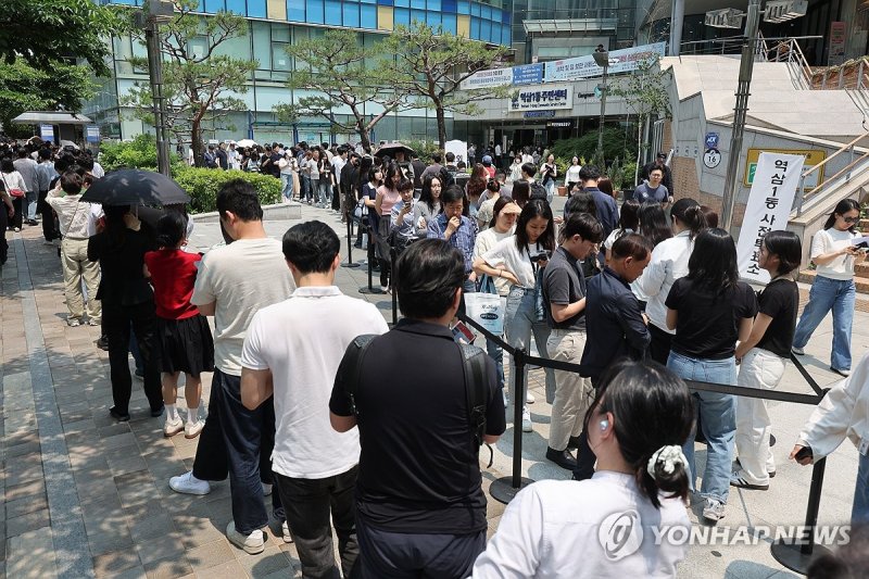사전투표 D+2, 투표행렬 계속 (출처=연합뉴스)