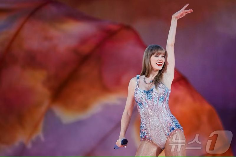 지난 2024년 9월 11일 포르투갈 리스본에서 바카라 베팅 바카라 베팅가 '디 에라스 투어' 공연을 선보이고 있다. AFP 뉴스1