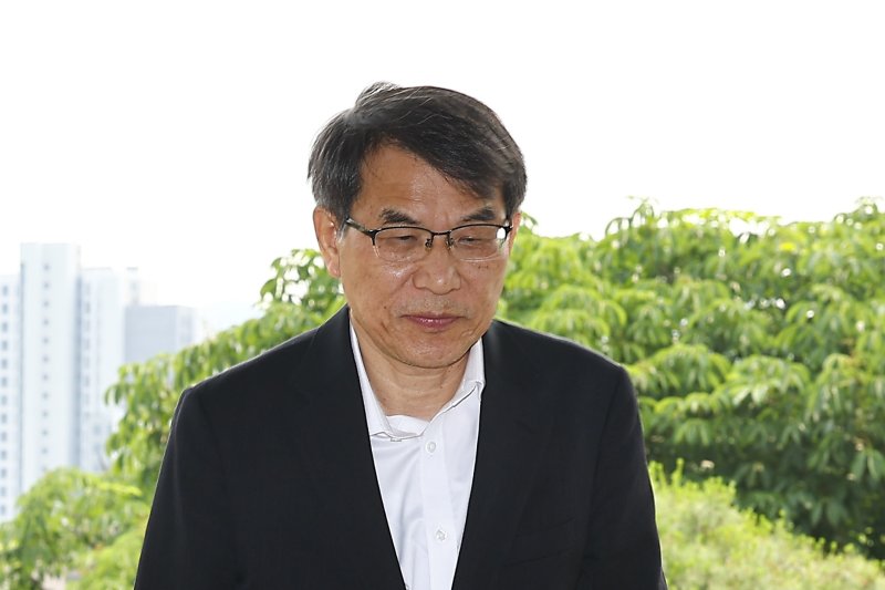 [과천=메이저 바카라 사이트] 김근수 메이저 바카라 사이트 = 노태악 중앙선거관리위원회 위원장이 30일 경기 과천 중앙선거관리위원회 청사 안으로 들어가고 있다. 2025.05.30. ks@newsis.com
