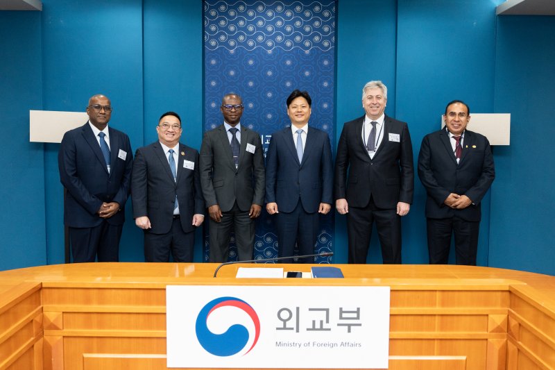 [서울=뉴시스] 외교부는 지난 26일부터 30일까지 가나, 레바논, 말레이시아, 캄보디아, 페루 등 5개 국가의 치안·재난 관계자들을 서울로 초청해 이들 국가 내 우리 바카라 토토 보호를 위한 네트워크를 강화하는 '2025년도 제1차 치안관계자 초청사업'을 실시했다. (사진=외교부 제공) 2025.05.31. photo@newsis.com *재판매 및 DB 금지