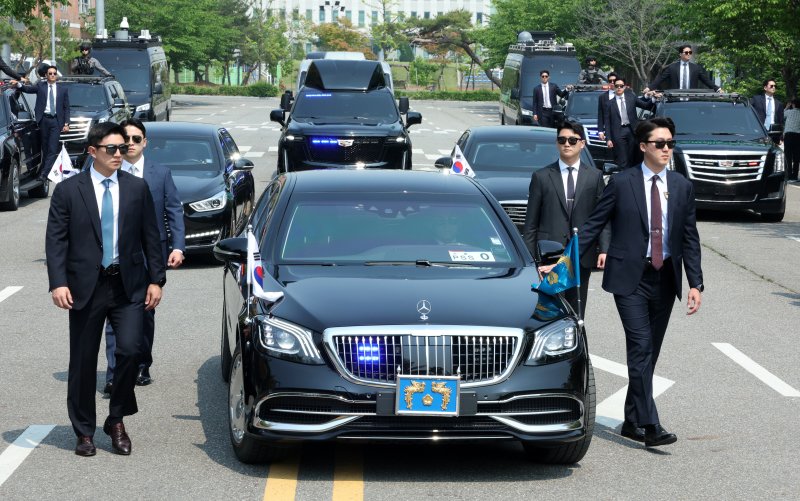 [안전한 바카라사이트뉴시스] 고범준 기자 = 27일 서울 강서구 경호안전교육원에서 대통령경호처 경호관들이 제21대 대통령 취임식을 앞두고 차량 퍼레이드 훈련을 하고 있다. 2025.05.27. bjko@newsis.com