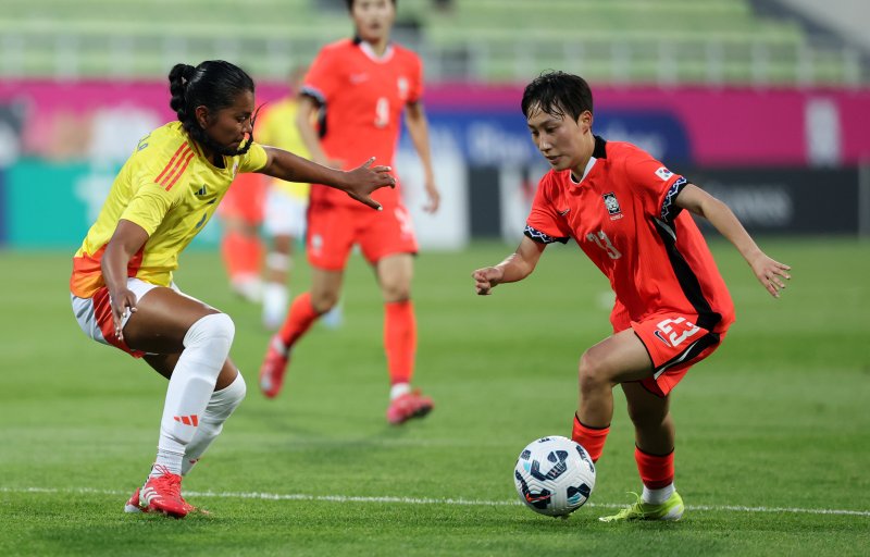 30일 오후 인천시 남동구 바카라사이트 비타임 열린 쿠팡플레이 초청 여자축구 국가대표팀 친선경기 대한민국과 콜롬비아의 경기에서 대한민국 박수정이 드리블하고 있다. 2025.5.30/바카라사이트 비타임1 ⓒ News1 이승배 기자