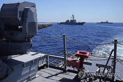 미·일·필리핀 해상 훈련 (출처=연합뉴스)
