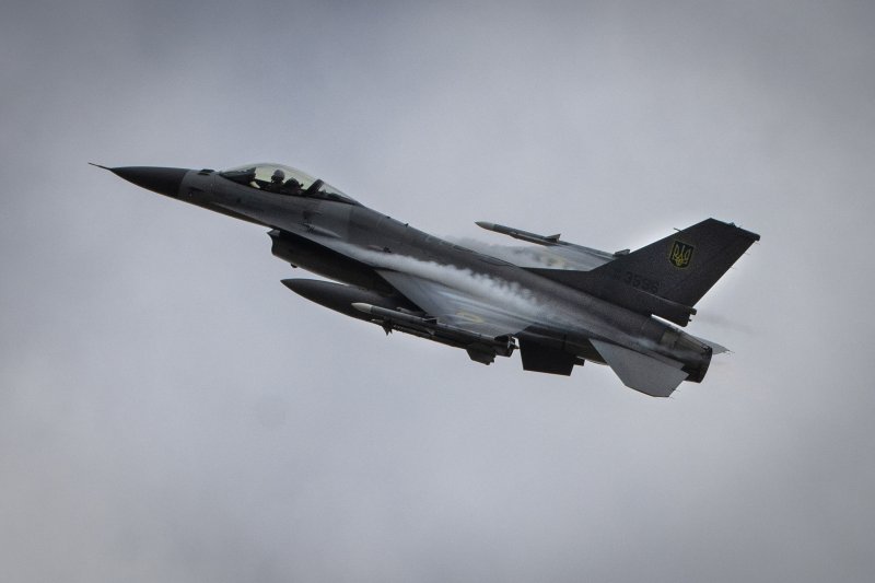 [바카라 게임=AP/뉴시스]바카라 게임 공군이 운용하는 F-16 전투기가 4일(현지시각) 바카라 게임 안 불명의 장소에서 비행하고 있다. 2024.08.05.