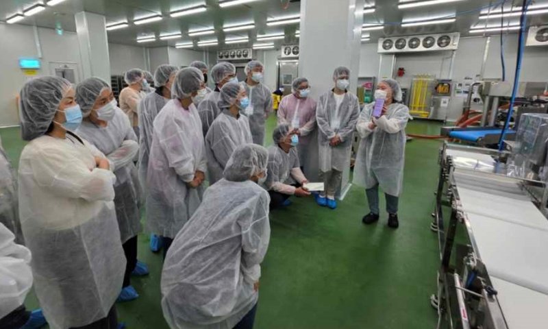 [서울=뉴시스] 한국식품안전관리인증원 경인지원은 지난 29일 인천시 식품산업육성지원센터와 협력해 인천 지역의 중소 식품제조업체 25개소를 대상으로 스마트 해썹 현장 견학 프로그램을 운영했다고 31일 밝혔다. (사진=바카라 카드카운팅 제공) 2025.05.30. photo@newsis.com *재판매 및 DB 금지