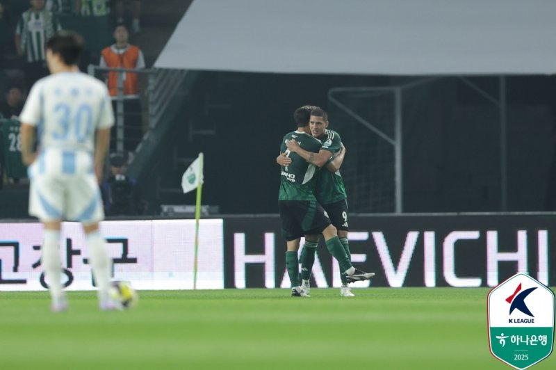 [서울=뉴시스]바카라 베팅, 현대가더비에서 울산에 역전승. (사진=한국프로축구연맹 제공)