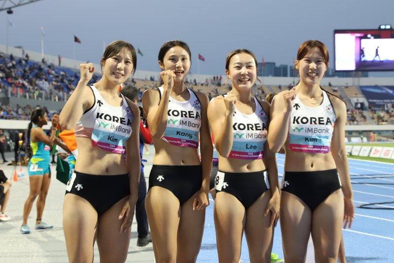 [서울=뉴시스]여자 400m 계주는 4위…메이저 바카라사이트 주사위 기록 11년 만에 경신. (사진=대한육상연맹 제공)