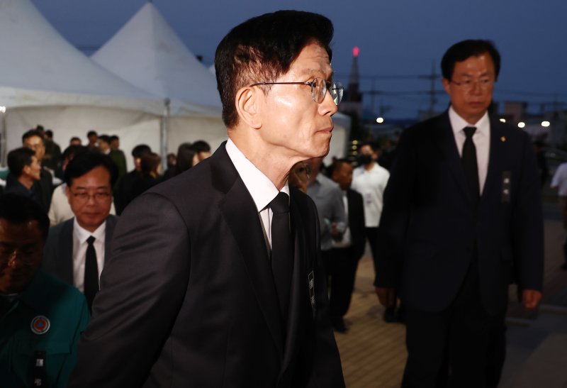 바카라사이트 소개 국민의힘 대통령 후보가 31일 경북 포항시 해군 항공사령부 금익관에 마련된 '해군 P-3CK 917호기 순직자 합동분향소'를 조문하고 있다. 2025.5.31/바카라사이트 소개1 ⓒ News1 김민지 기자