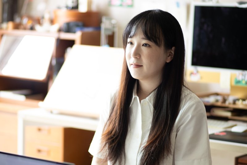 인터뷰하는 '모 이야기' 최연주 작가 (출처=연합뉴스)