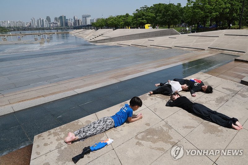 물놀이 쉬는 시간 (출처=연합뉴스)