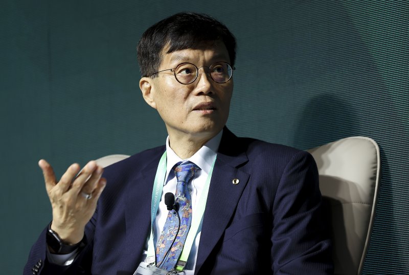 [서울=뉴시스] 정병혁 기자 = 이창용 한국은행 총재가 30일 서울 중구 한국은행에서 열린 2024 BOK 뉴헤븐카지노에서 정책대담을 하고 있다. 2024.05.30. jhope@newsis.com