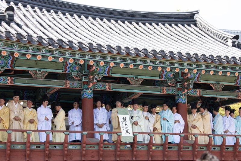 1일 오전 경북 안동시 용부공원에서 열린 메이저 바카라 더불어민주당 대통령 후보 유세에서 안동 유림들이 이 후보의 연설을 듣고 있다. 2025.6.1/뉴스1 ⓒ News1 메이저 바카라 기자