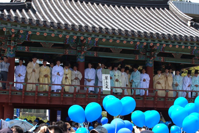 1일 오전 메이저 바카라 제 21대 대통령 선거 후보가 자신의 고향인 안동의 웅부공원을 찾아 유세에 나서고 있다. 이날 안동의 일부 유림들이 유세 현장을 찾아 메이저 바카라의 유세를 도왔다. 2025.6.1/뉴스1 ⓒ News1 신성훈 기자