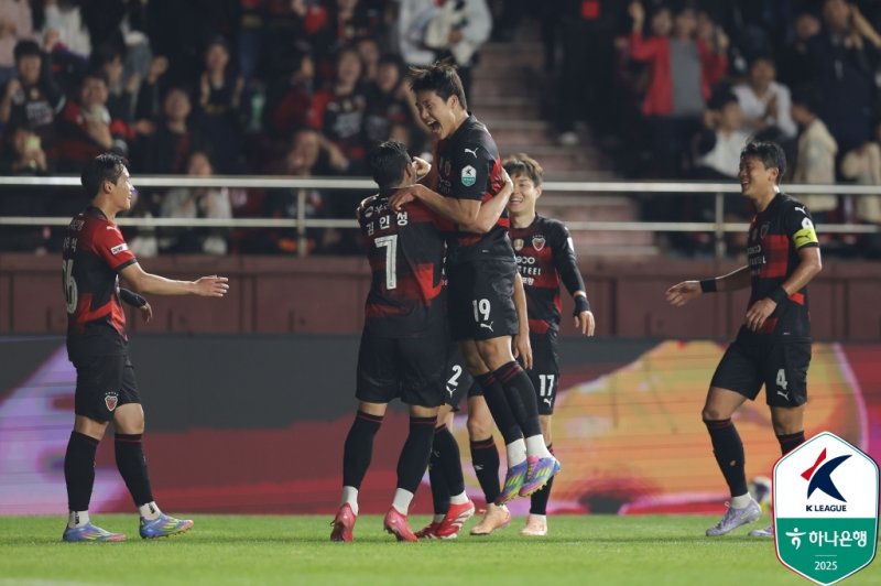 [서울=뉴시스] 프로축구 비트365벳 포항 스틸러스의 이호재. (사진=한국프로축구연맹 제공)