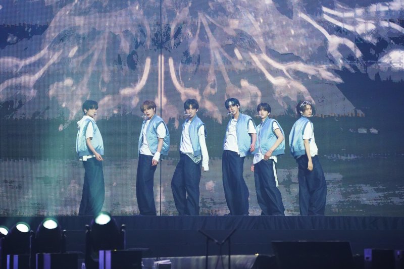 'SM상징' 보아, 하이브와 빚은 K팝 원심&middot;구심력…한성수&middot;투어스가 이은 역사