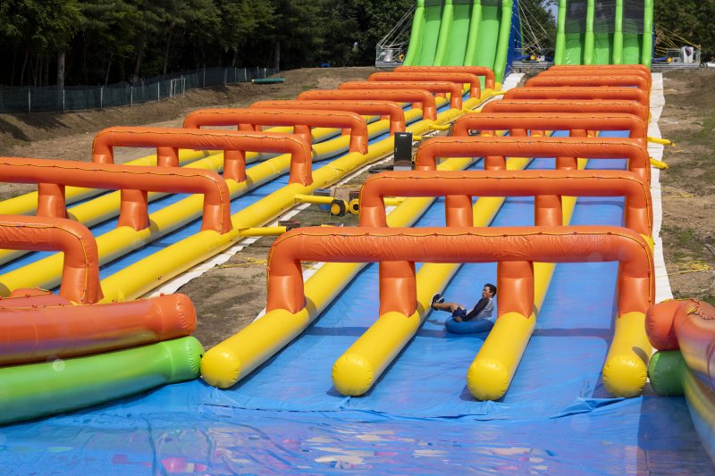 여름축제 신규 슬라이드 '워터 버스터'의 스플래쉬 슬라이드(에버랜드 제공)