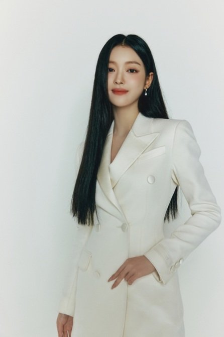 오마이걸 유아, 조진웅·박규영과 한솥밥…사람엔터 전속계약