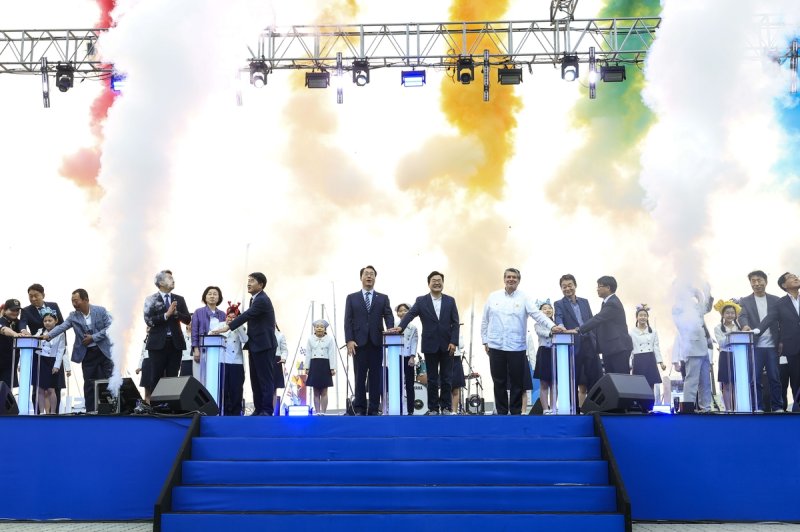 화성 뱃놀이 축제 개막식 (출처=연합뉴스)
