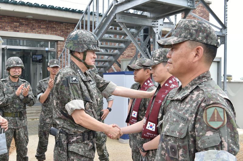합참의장 "적 기만&middot;기습 상시 대비, 임무 집중" 대비태세 현장점검