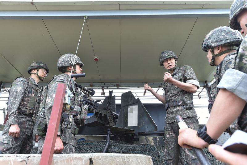 합참의장 "적 기만&middot;기습 상시 대비, 임무 집중" 대비태세 현장점검