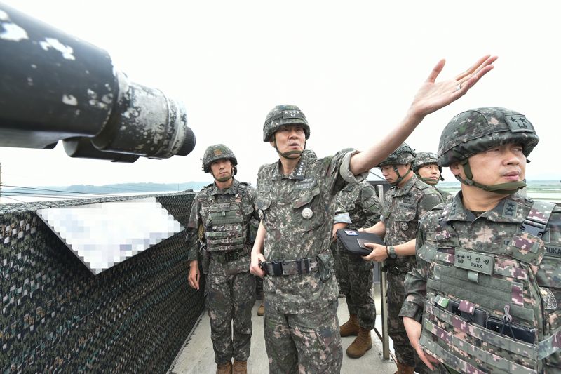합참의장 "적 기만&middot;기습 상시 대비, 임무 집중" 대비태세 현장점검